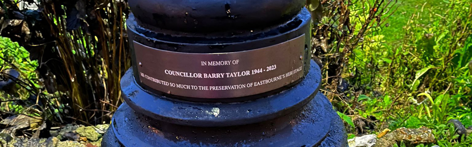 Memorial unveiled in Meads to long-serving Conservative councillor Barry Taylor